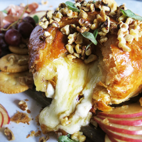 Baked Brie with Apples, Honey and Nuts - Del's cooking twist