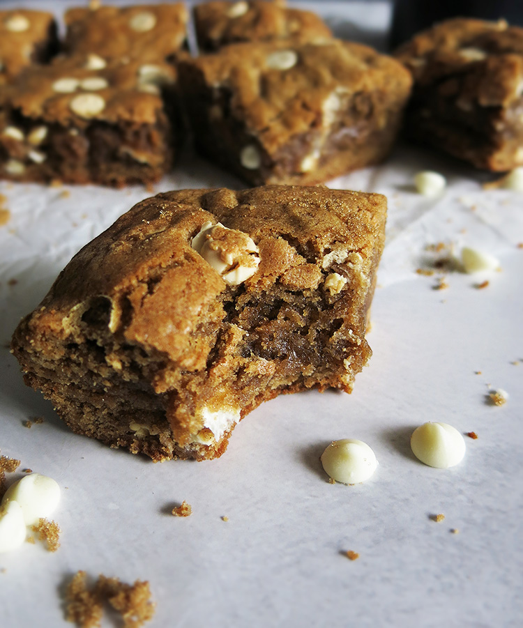 Pumpkin Spice Blondies