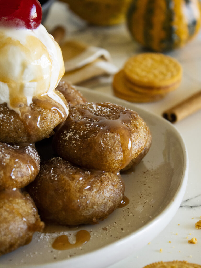 Pumpkin Spice Fried Oreos with Caramel Sauce