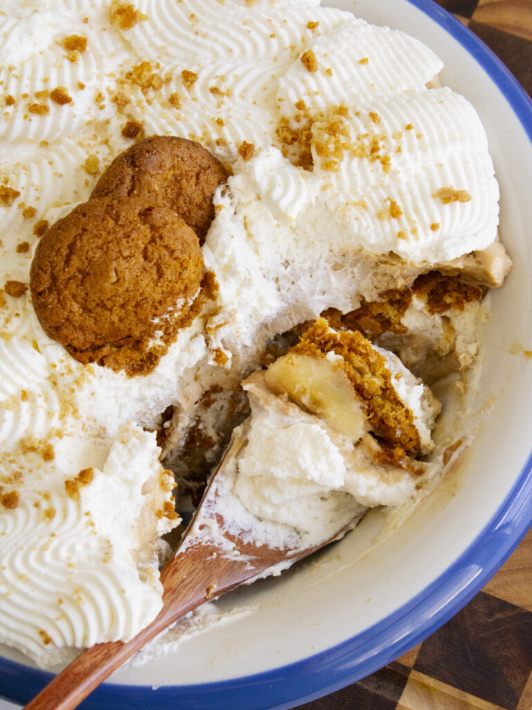 close up of a scoop of Cookie Butter Gingerbread Banana Pudding laying in the bowl
