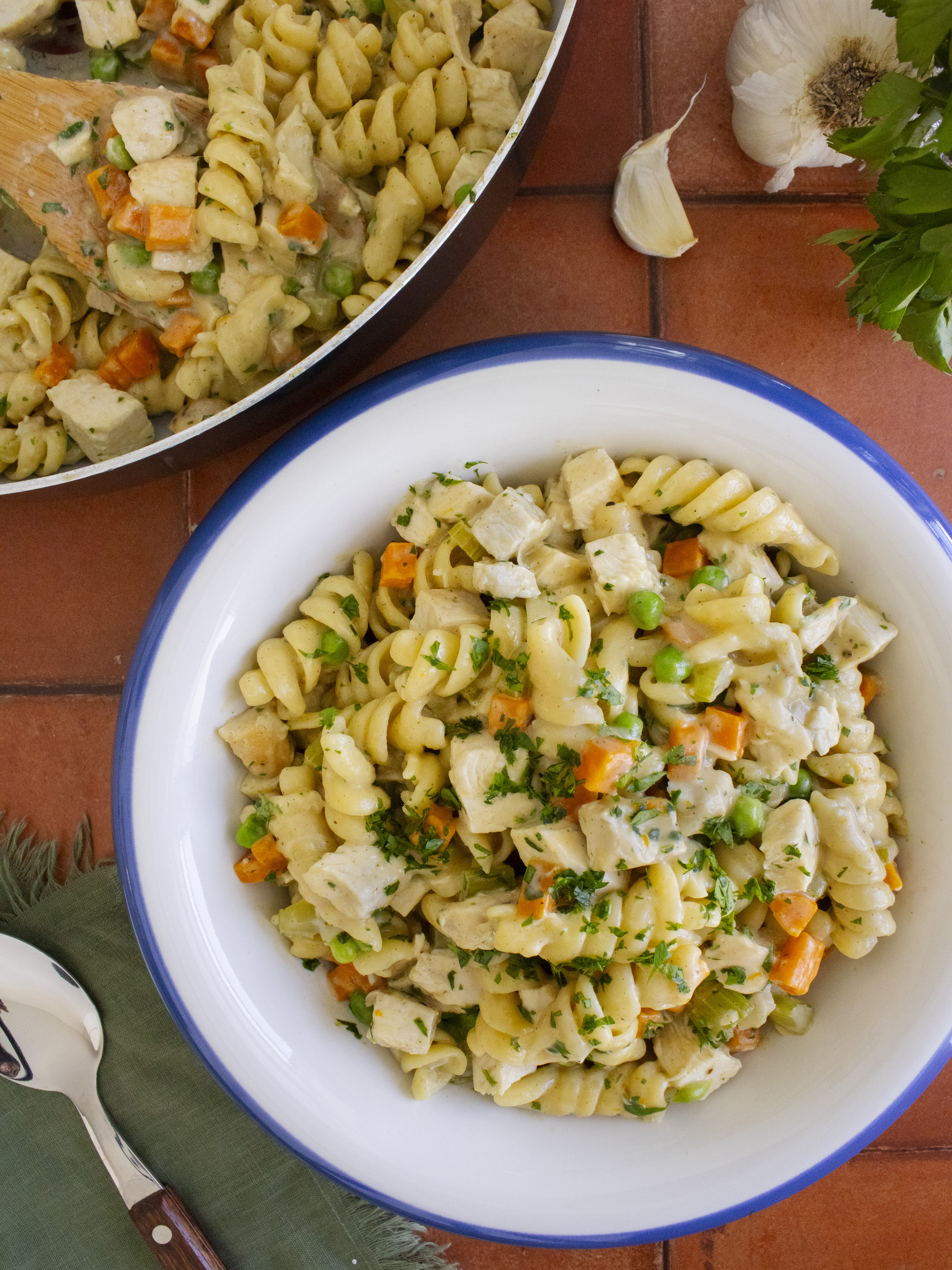 One Pan Chicken Pot Pie Pasta
