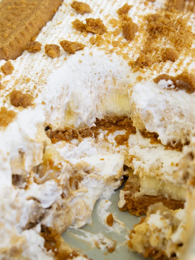 close up of inside the Brown Butter Pumpkin Biscoff Banana Pudding
